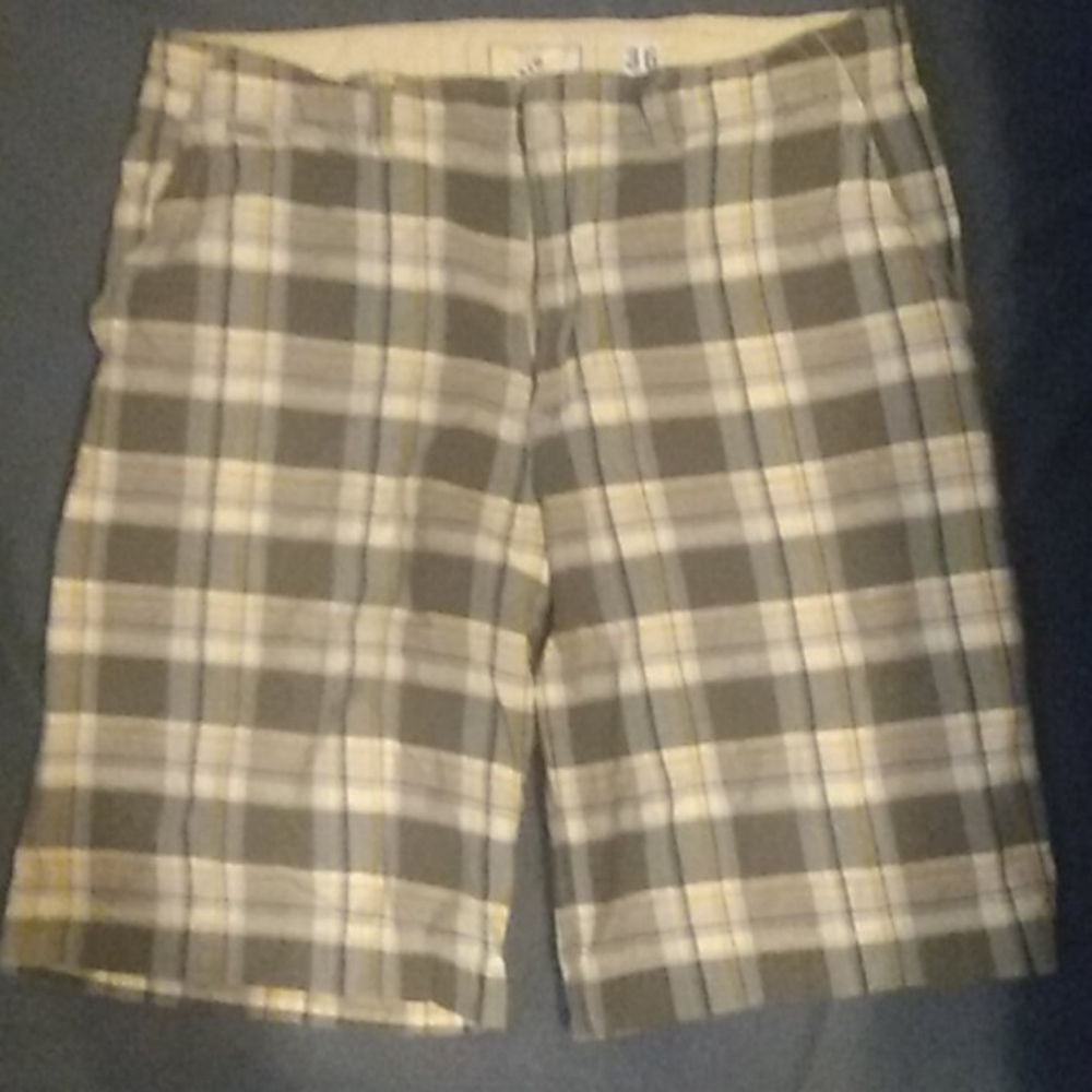 Earth tone cargo shorts